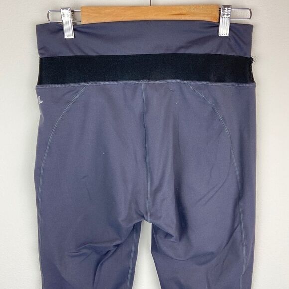 Fabletics High Rise Cropped Leggings - Picture 6 of 7